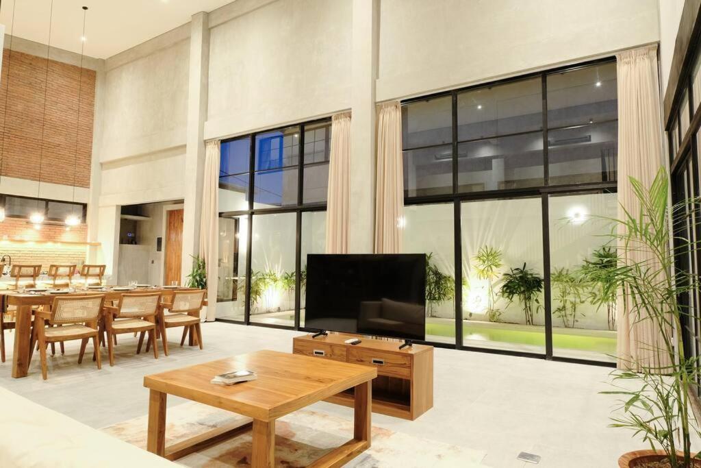 Manresa Villa Bali 2 Canggu  Exterior photo